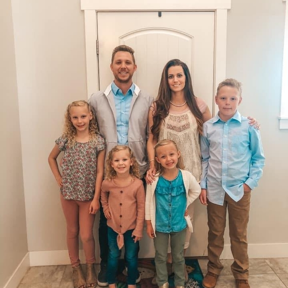 Meet your Posher, Jessica - Picture 1 of 1